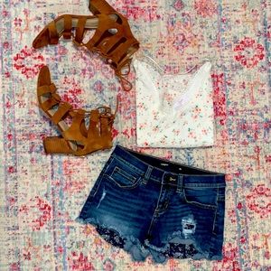 Harper- Medium wash Destructed Shorts W/ Floral Pocket Detailing- Size 25- EUC